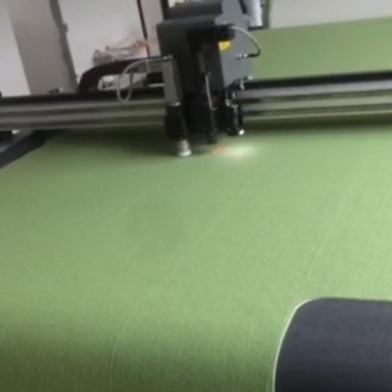 地毯高速精准裁剪视频